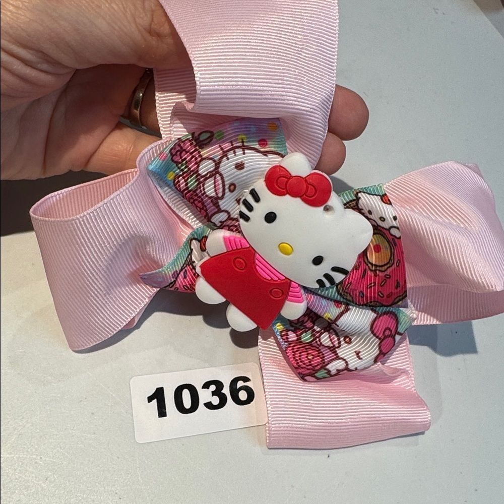 1036 Light Pink Color Hello Kitty Hair Bow Alligator Clip